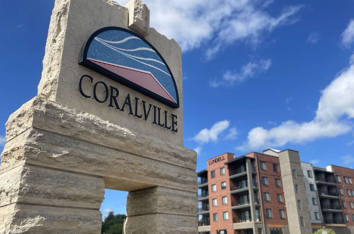 Dump trailer rental in Coralville, Iowa